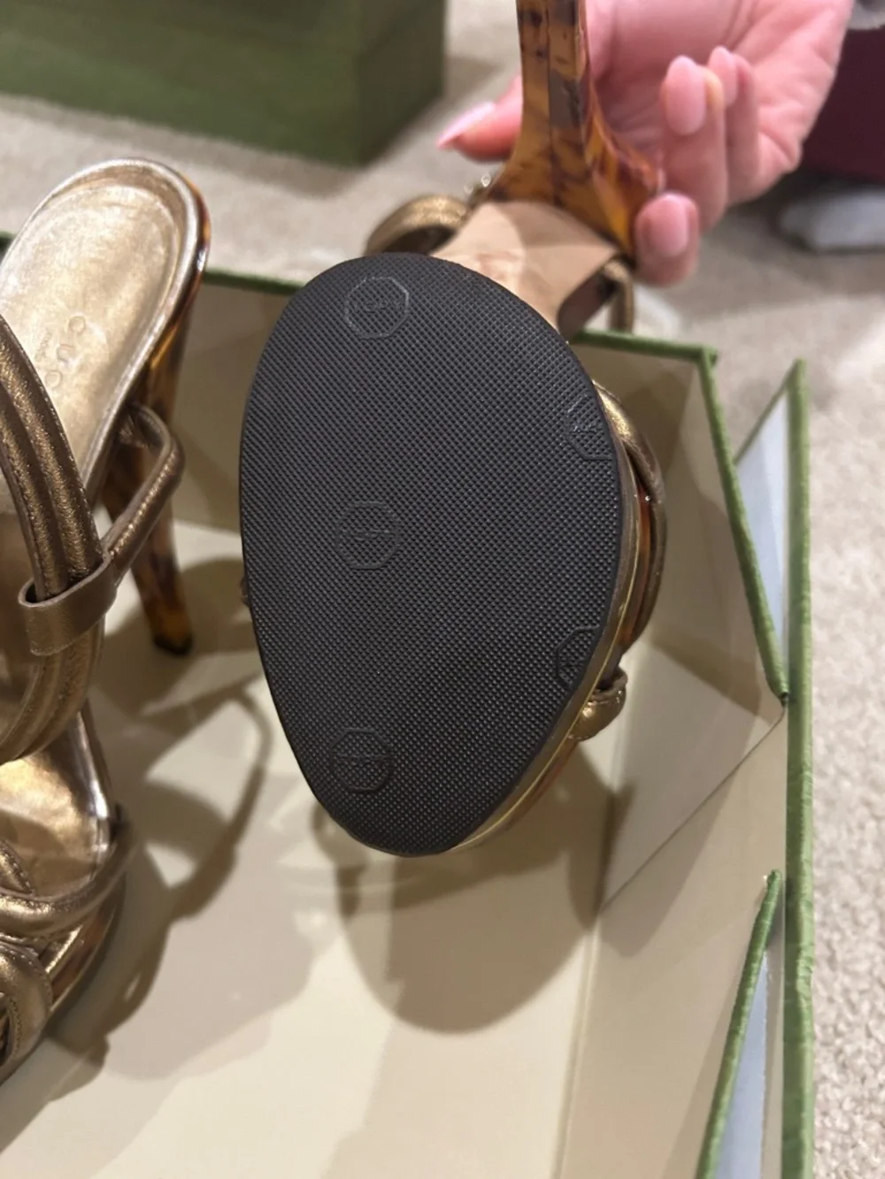 Gucci Metallic Gold Platform Sandals with Tortoiseshell Heel - Picture 4 of 4